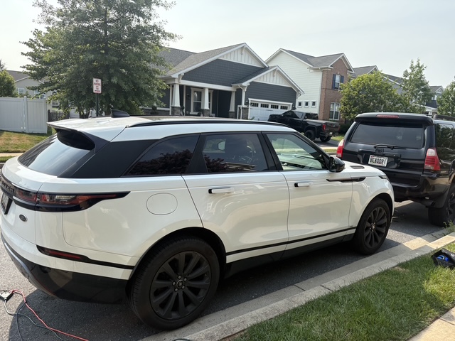 Used 2018 Land Rover Range Rover Velar R-Dynamic SE AWD/4WD image 5