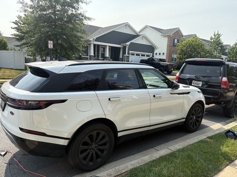 Used 2018 Land Rover Range Rover Velar R-Dynamic SE AWD/4WD image 5