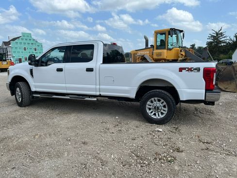 Used 2019 Ford F250 XLT w/ FX4 Off-Road Package AWD/4WD image 2