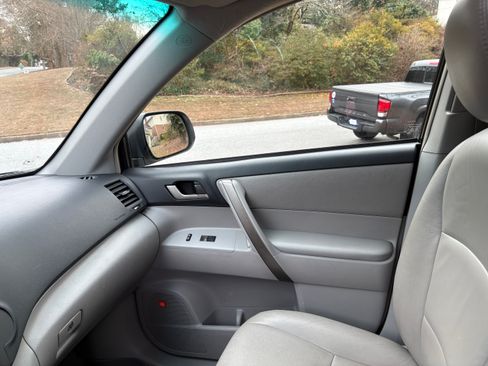 Used 2008 Toyota Highlander Sport image 11