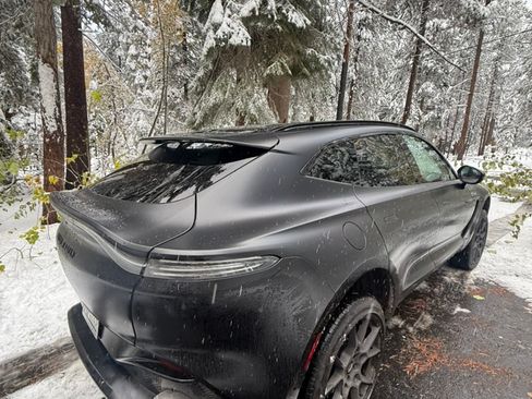 Used 2022 Aston Martin DBX AWD/4WD image 16