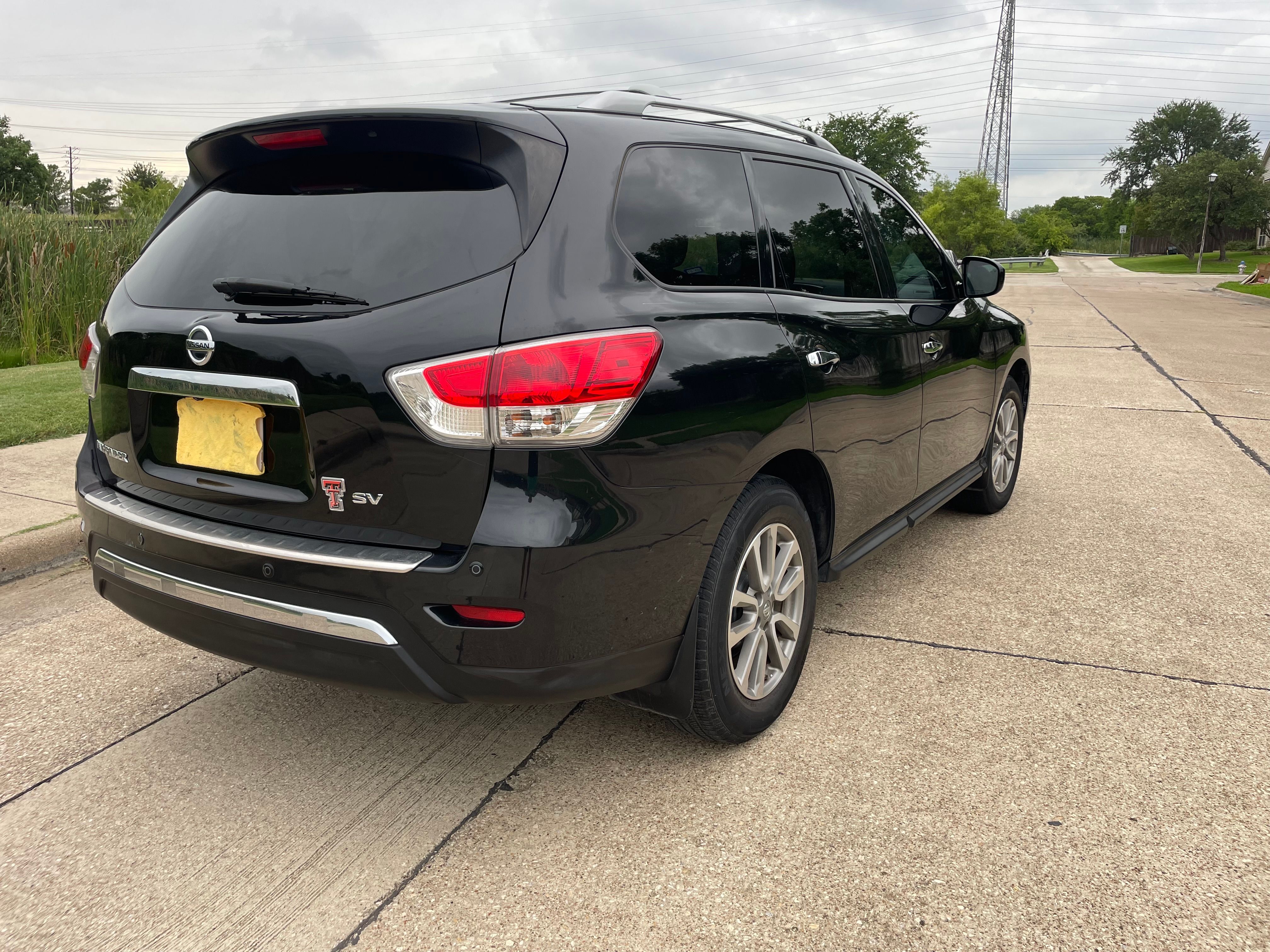 Used 2015 Nissan Pathfinder SV FWD image 6