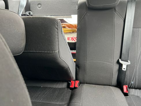 Used 2016 Ford Focus SE image 4