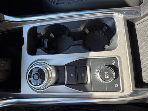 Used 2022 Ford Explorer XLT w/ Equipment Group 202A image 15