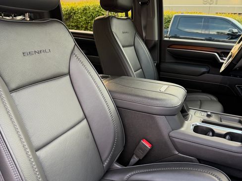 Used 2025 GMC Sierra 2500 Denali w/ Technology Package image 11