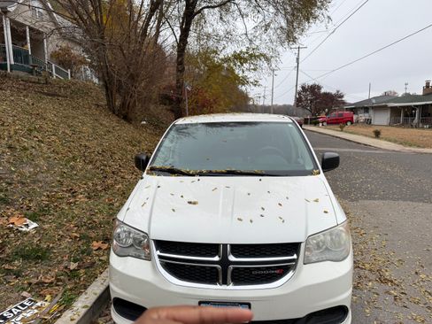 Used 2012 Dodge Grand Caravan SE image 1