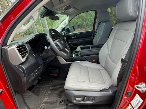 Used 2024 Toyota Tundra SR5 w/ SR5 Premium Package AWD/4WD image 22