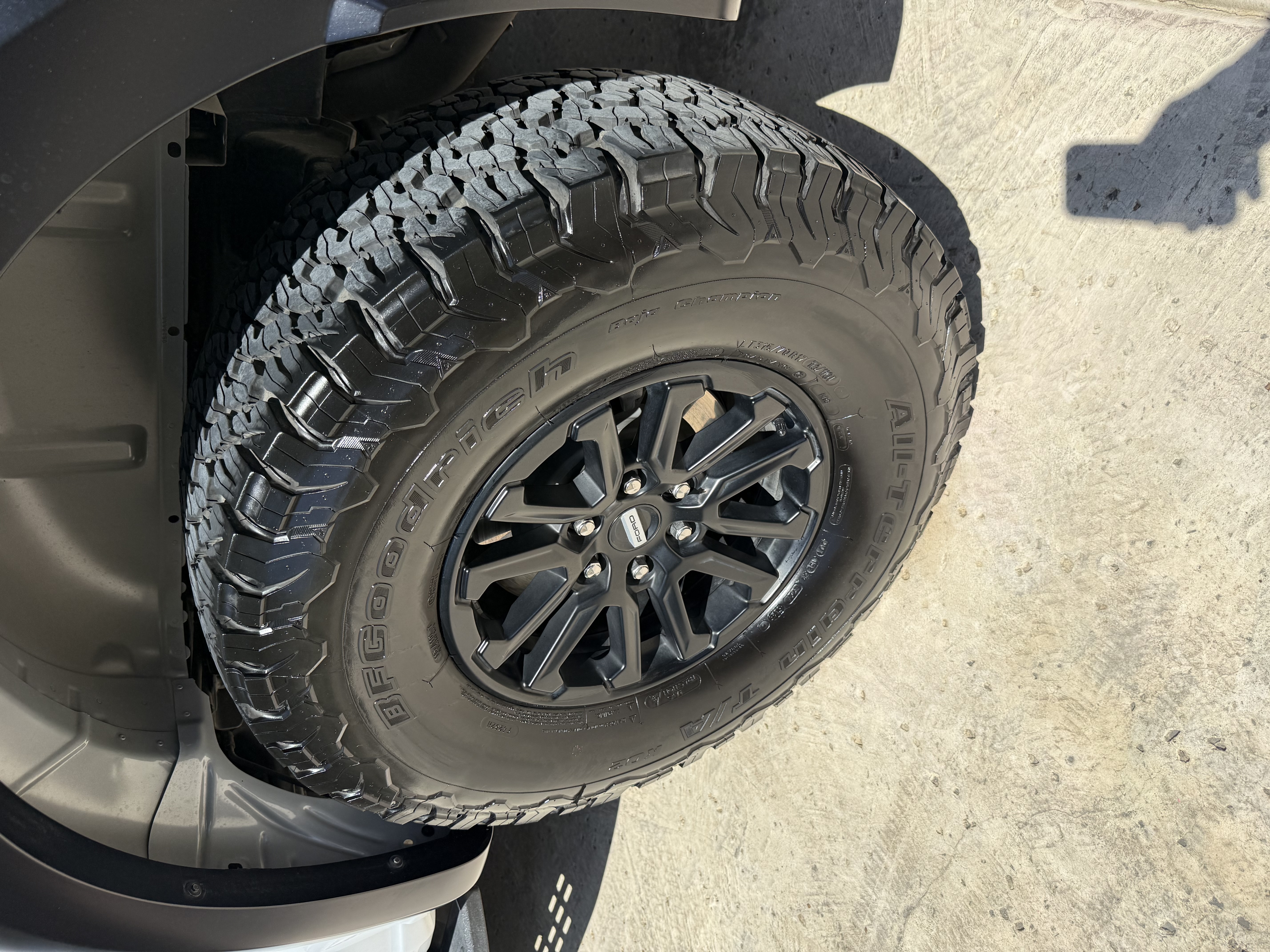 Used 2025 Ford F150 Raptor AWD/4WD image 11