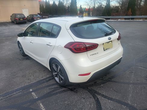 Used 2018 Kia Forte EX w/ EX Premium Tech Package image 5