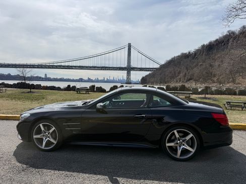 Used 2018 Mercedes-Benz SL 550 image 19