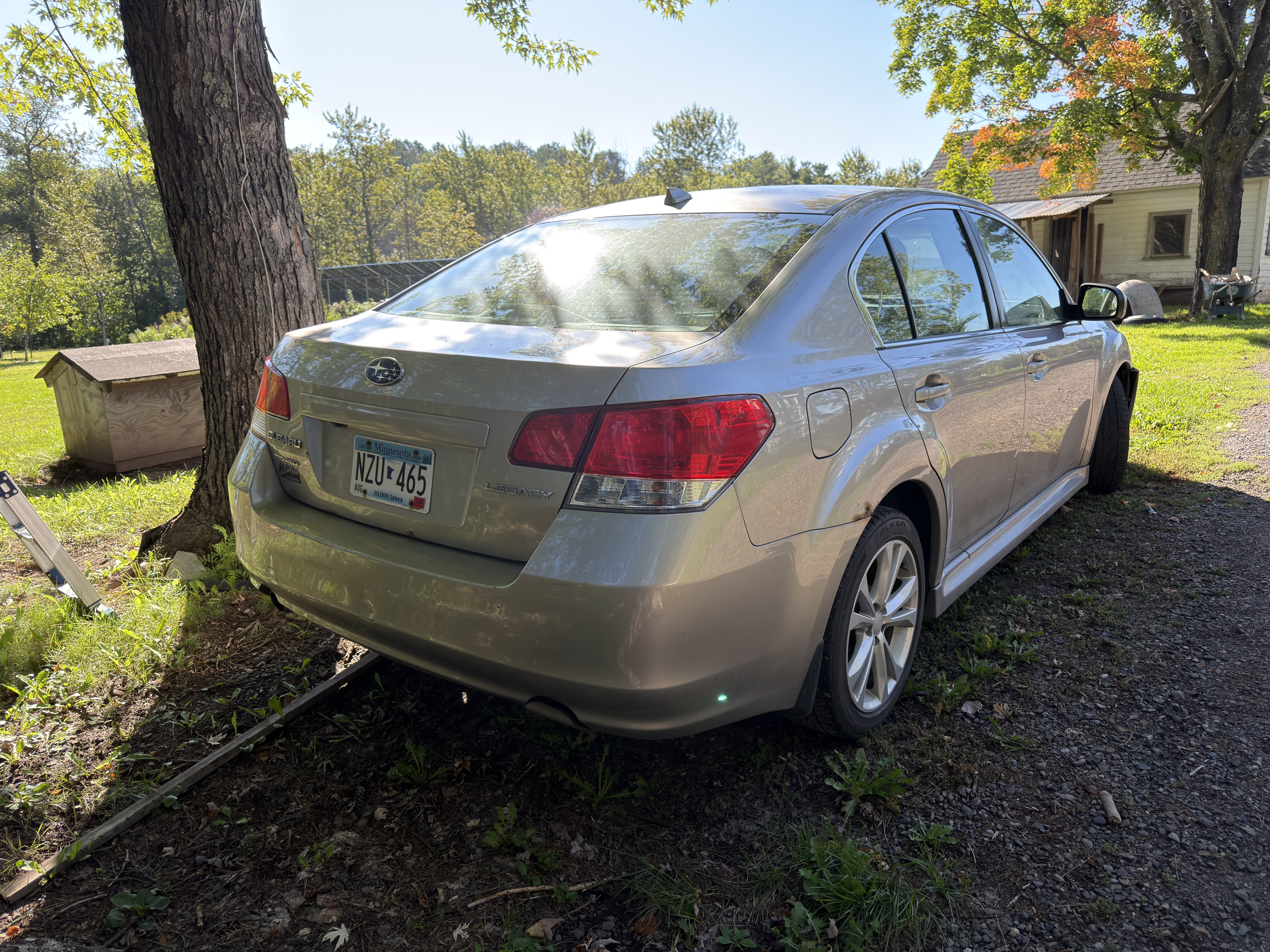 Used 2014 Subaru Legacy 2.5i Premium AWD/4WD image 2
