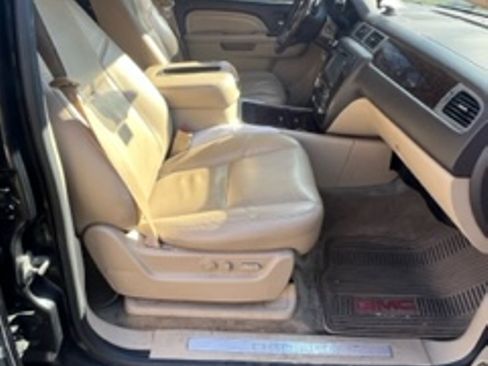 Used 2012 GMC Yukon XL Denali image 8