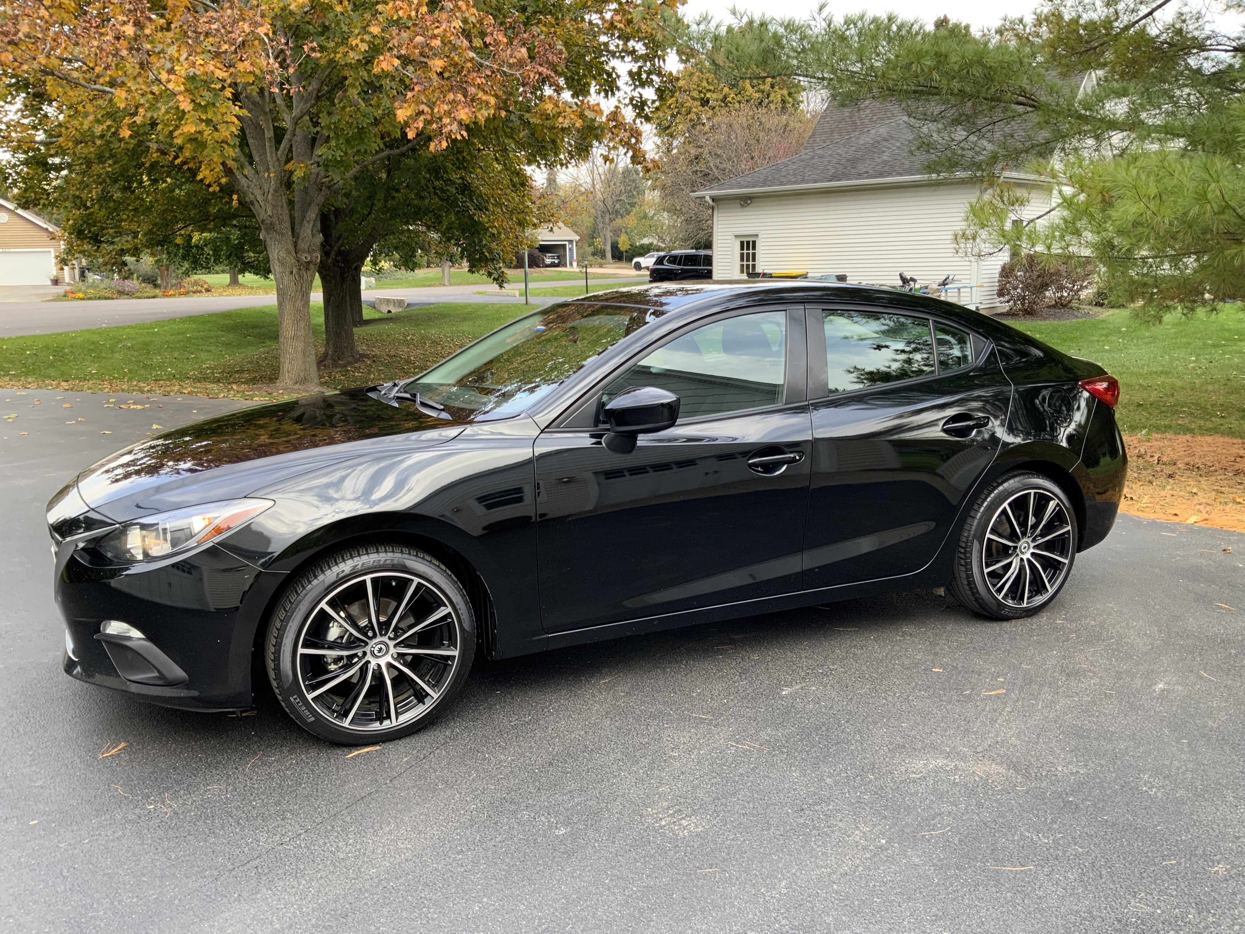 Used 2015 MAZDA MAZDA3 i Sport FWD image 1