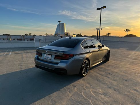 Used 2022 BMW M550i xDrive w/ Executive Package image 5