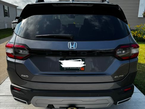 Used 2025 Honda Pilot Elite image 19