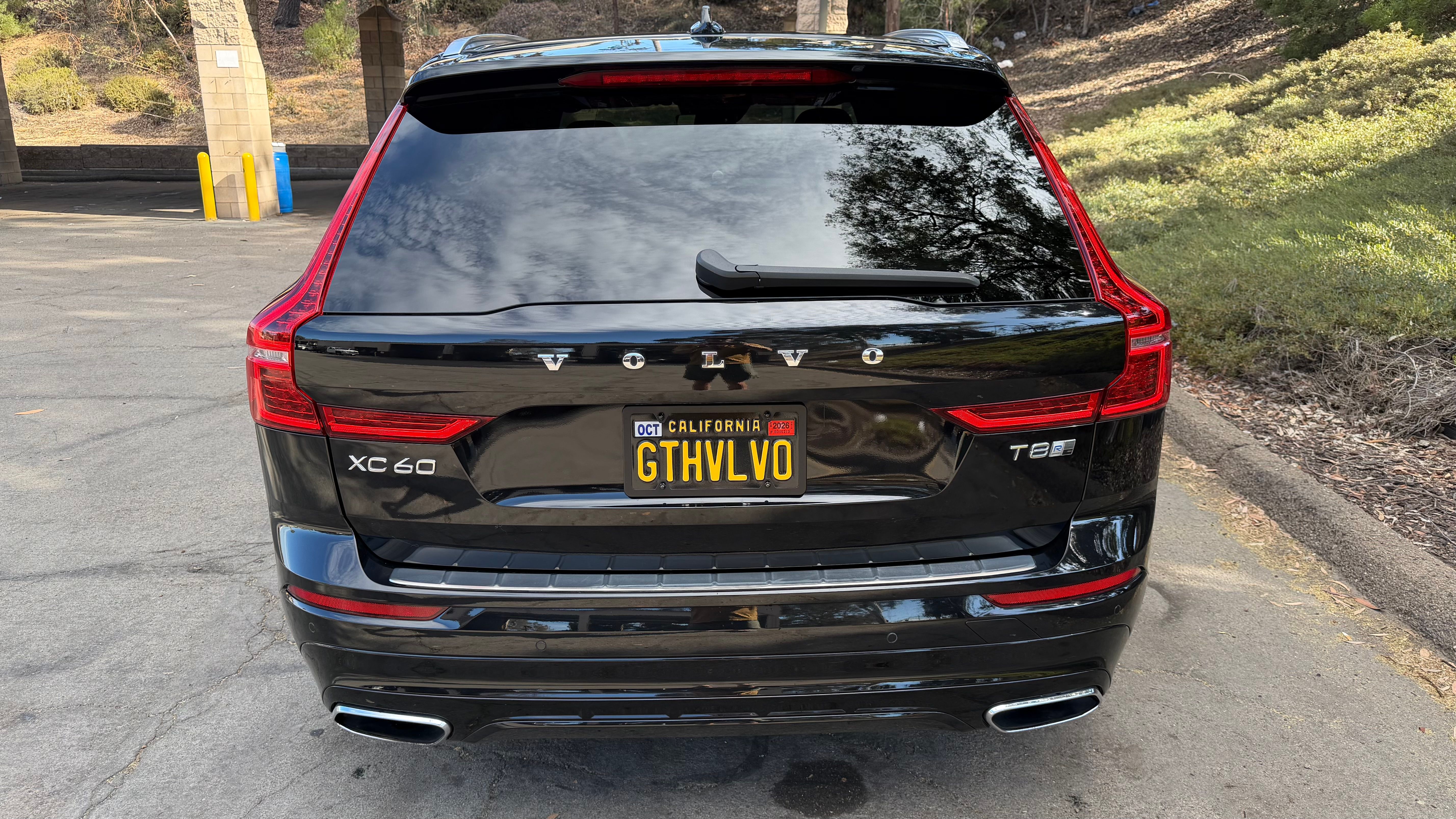 Used 2019 Volvo XC60 T8 R-Design w/ Advanced Package AWD/4WD image 9