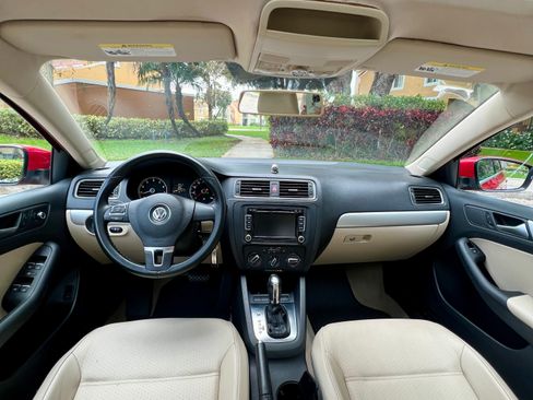 Used 2013 Volkswagen Jetta SE image 10