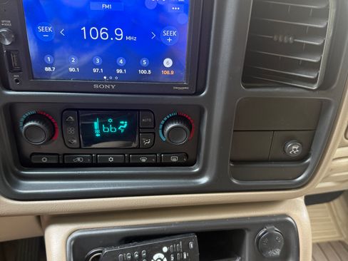 Used 2005 Chevrolet Tahoe 4WD image 13