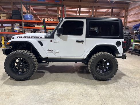 Used 2025 Jeep Wrangler Rubicon w/ Safety Group image 2