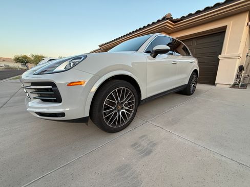 Used 2022 Porsche Cayenne AWD/4WD image 6