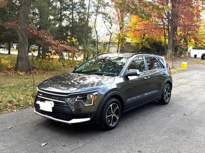 Used 2025 Kia Niro EX