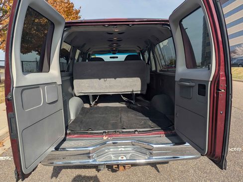 Used 2006 Ford E-150 and Econoline 150 Wagon image 9