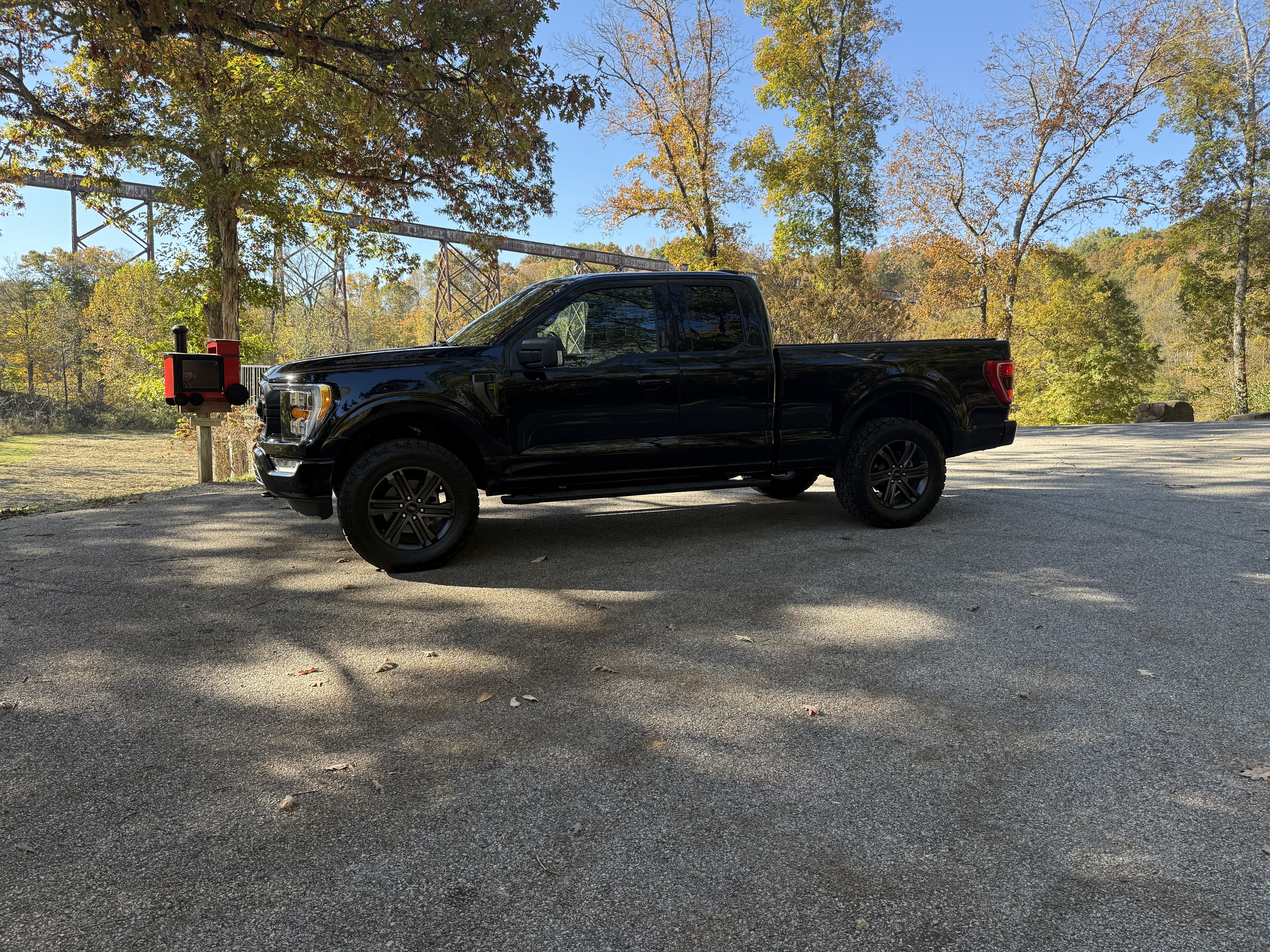 Used 2022 Ford F150 XLT w/ Equipment Group 302A High AWD/4WD image 1