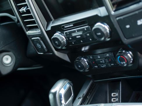 Used 2020 Ford F150 XLT w/ Equipment Group 302A Luxury image 9