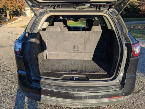 Used 2015 Chevrolet Traverse LT image 16