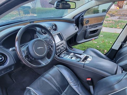 Used 2016 Jaguar XJ Supercharged image 20