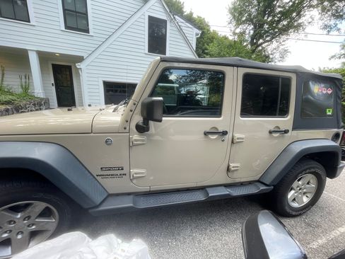 Used 2016 Jeep Wrangler Unlimited Sport w/ Quick Order Package 24S AWD/4WD image 6