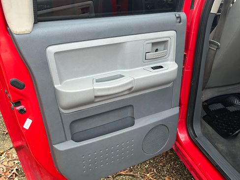 Used 2006 Dodge Dakota SLT image 19