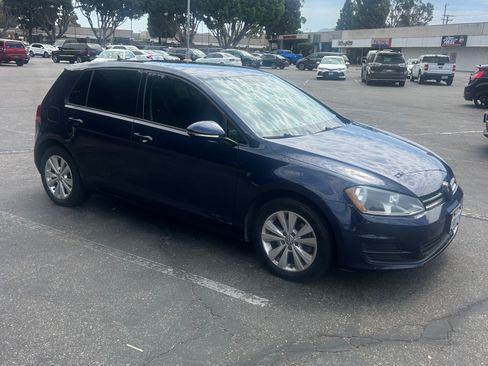 Used 2015 Volkswagen Golf TDI SE FWD image 12