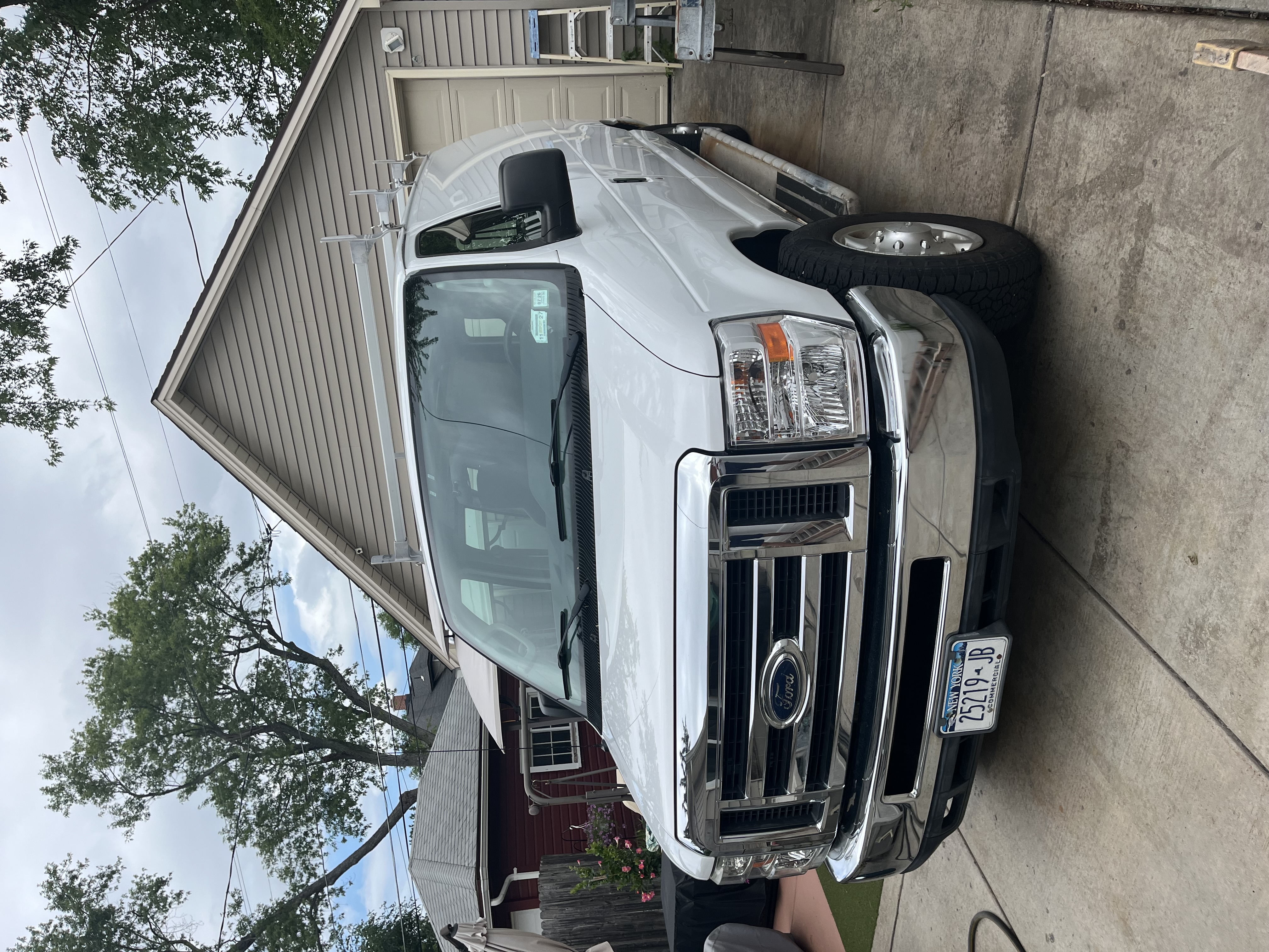 Used 2013 Ford E-250 and Econoline 250 w/ PWR Group RWD image 2