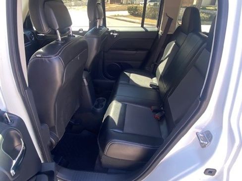 Used 2014 Jeep Patriot Latitude w/ Freedom Edition Package image 12