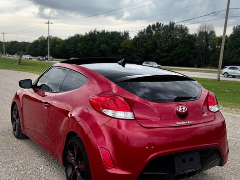 Used 2017 Hyundai Veloster Value Edition FWD image 29