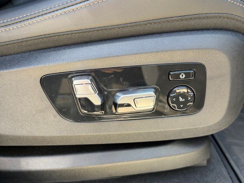 Used 2025 BMW X5 xDrive50e w/ Executive Package AWD/4WD image 15