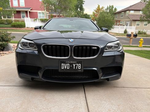 Used 2015 BMW M5 RWD image 9