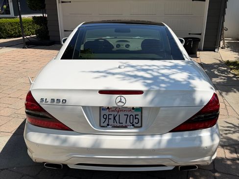 Used 2012 Mercedes-Benz SL 550 image 32