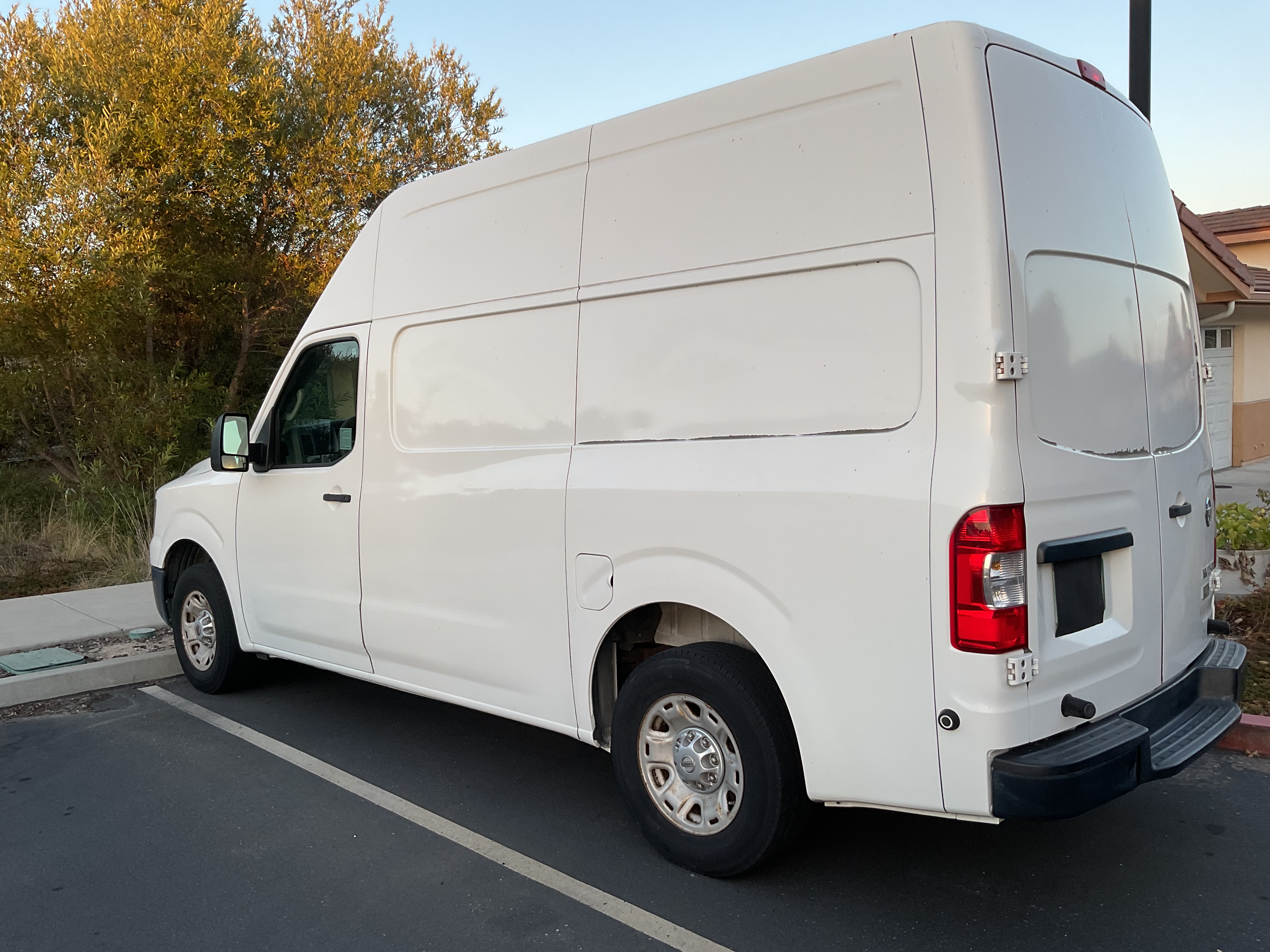 Used 2012 Nissan NV 2500 S w/ Side Curtain Airbag Pkg RWD image 2