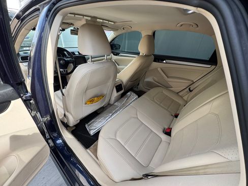 Used 2014 Volkswagen Passat TDI SE image 13