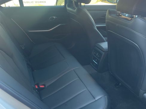 Used 2025 BMW 330i Sedan image 9