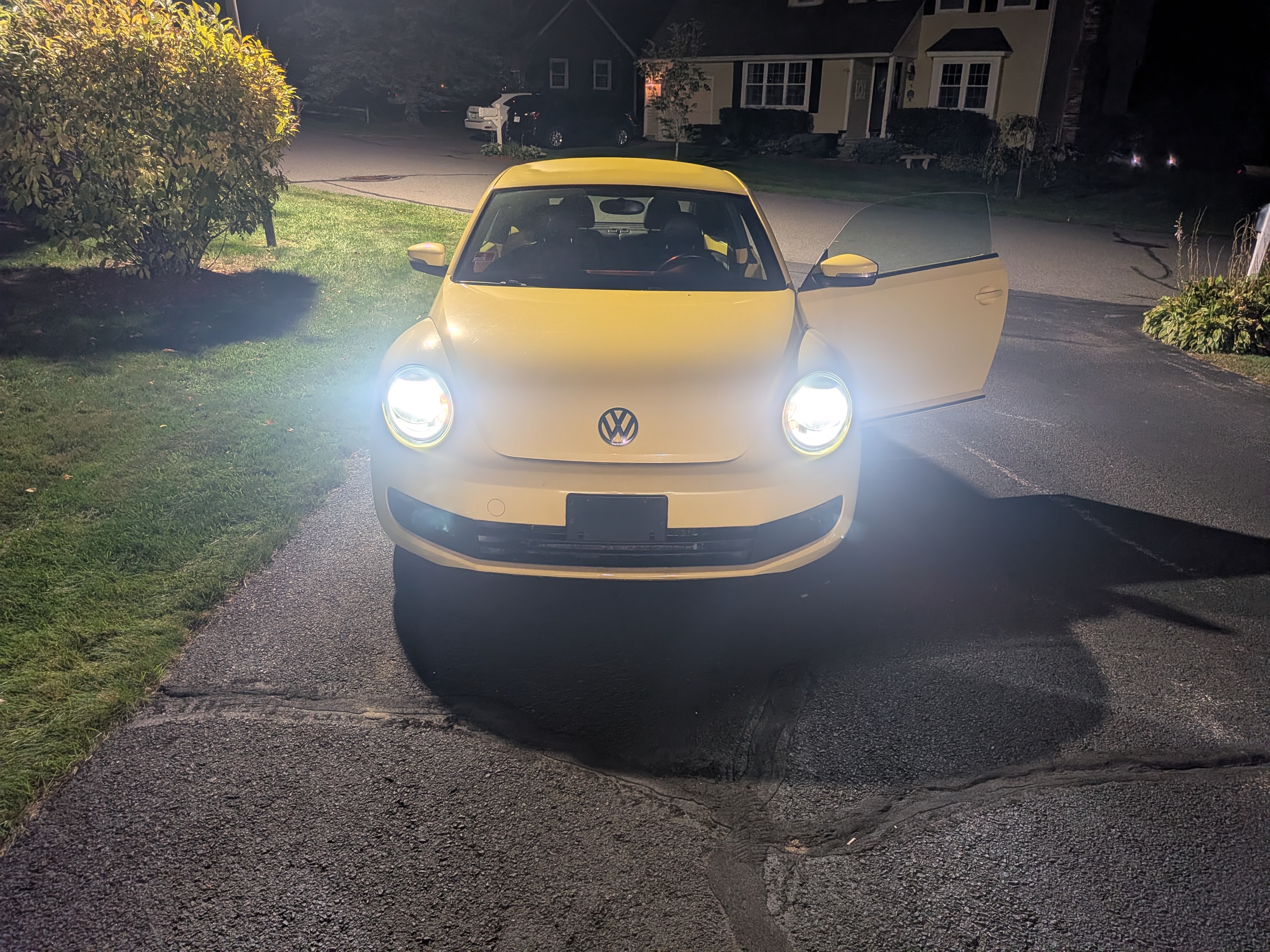 Used 2012 Volkswagen Beetle 2.5 FWD image 1