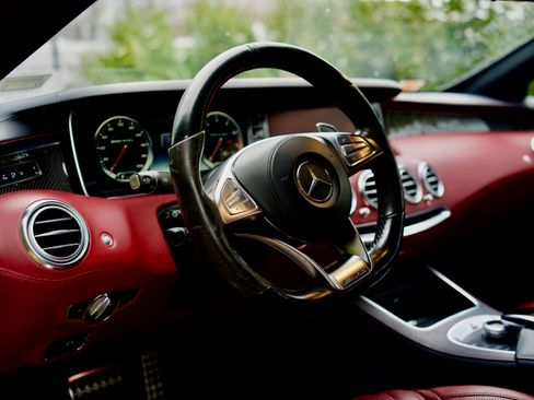 Used 2017 Mercedes-Benz S 63 AMG 4MATIC Cabriolet image 21