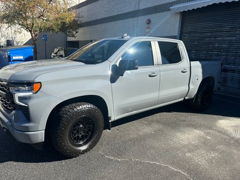 Used 2024 Chevrolet Silverado 1500 LT image 1