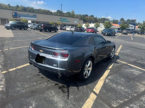 Used 2010 Chevrolet Camaro SS w/ RS Package image 4