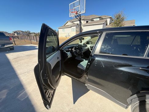 Used 2022 Toyota Corolla Cross L image 13