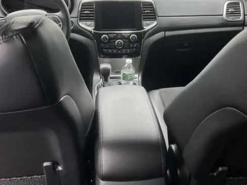 Used 2021 Jeep Grand Cherokee Laredo X image 18