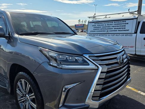 Used 2017 Lexus LX 570 4WD image 10