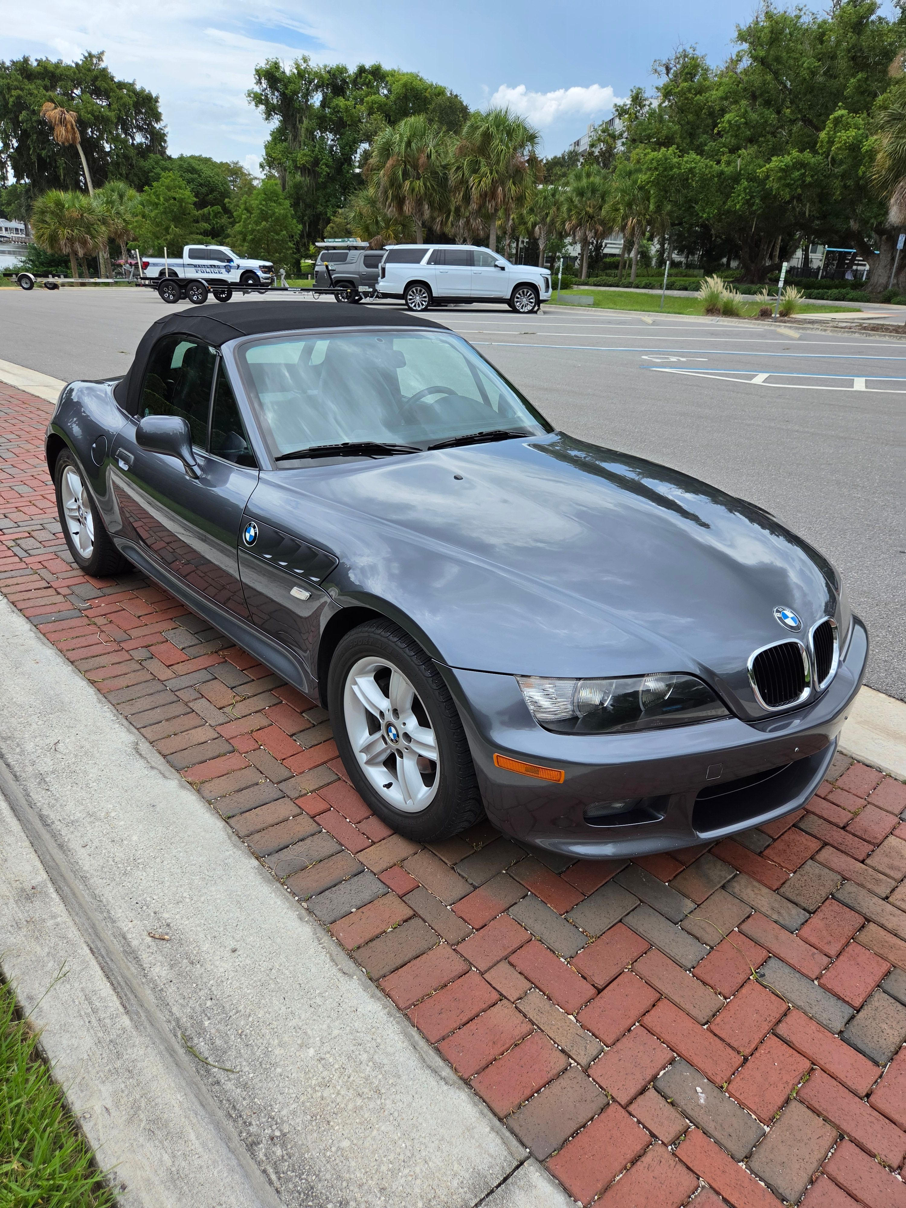 Used 2000 BMW Z3 2.5i RWD image 23